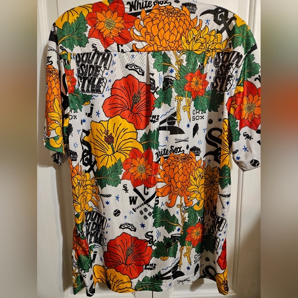 2023 CHICAGO WHITE SOX FLOWER HAWAIIAN SHIRT - Picture 2 of 2